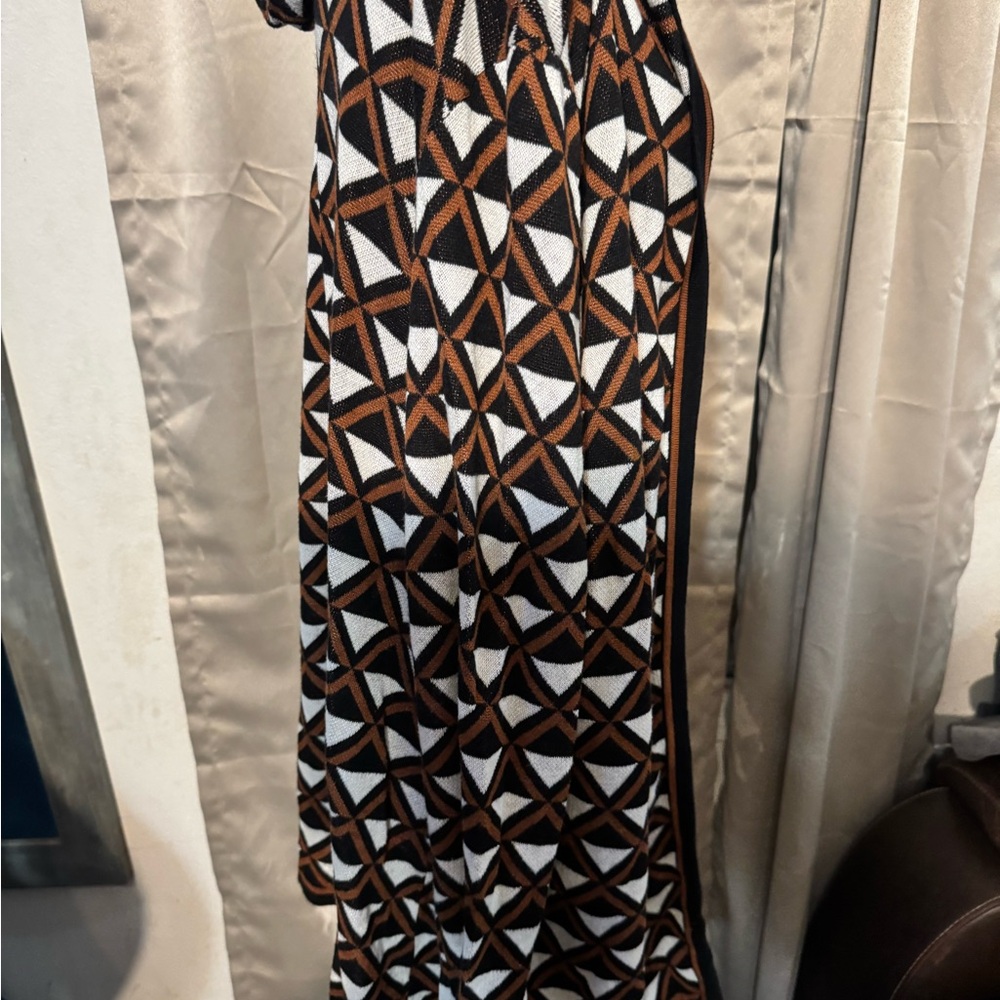 Geometric Patterned Brown Cardigan - image 2